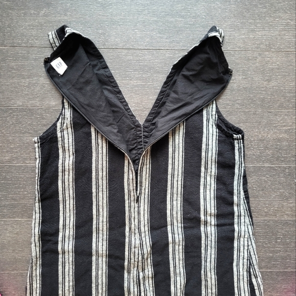 Gap Sleeveless V-Neck Stripe Shift Dress in Linen-Cotton Women - Picture 9 of 11